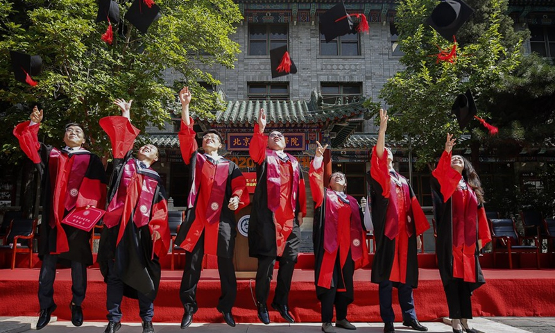 PDChina's tweet photo. China now has 270 million people with a higher education background. The gross enrollment rate for preschool education reached 92.9%, and the retention rate for compulsory education stood at 96.1%, while the gross enrollment rate for senior secondary education reached 92%, Vice Minister of Education Wang Guangyan said at a press conference on Wednesday.