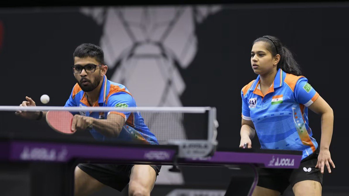 TheKhelIndia's tweet photo. 🚨 BOTH INDIA MIXED DOUBLES TT PAIR MOVES INTO THE QUARTERFINALS🏓

Harmeet &amp; Yashashwini wins 3-0 vs 🇭🇰
Diya &amp; Manush Shah wins 3-0 vs 🇲🇻

Well Done! 👏 https://t.co/NNpAmwyg5K