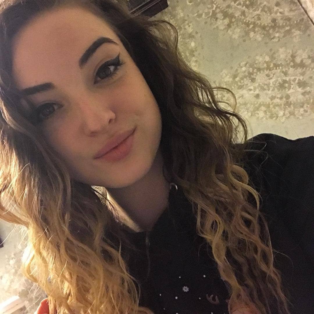 Angelagxhb's tweet photo. Looking for a friend https://t.co/r7ArdmXaw4