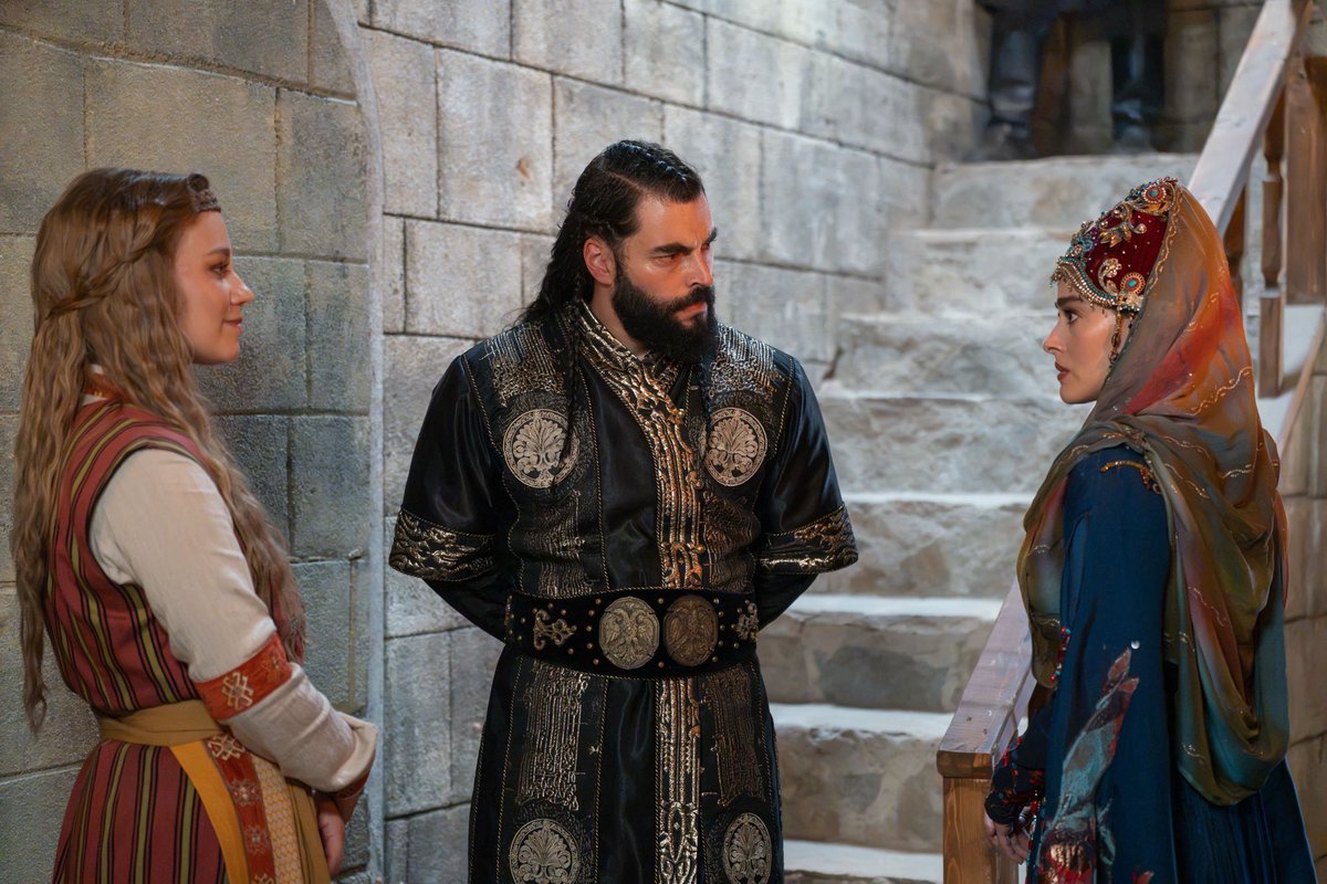 Vikykasvc's tweet photo. Bugün günlerden #AşkveTaht ⚔️
Bugün aşkım Akın #AkınAkınözü ❤️‍🔥
Bugün #AlaeddinKeykubat 👑
Bugün #AlDes 🔥 https://t.co/QyRp72wqYe