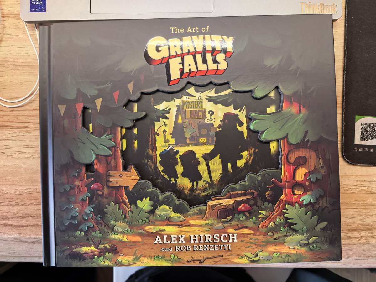 Qiu_ming_1's tweet photo. Oh, my! I just got my The Art of Gravity Falls! It is really big and thick, and I can't wait to read it!
This is the first time I've gotten a book published overseas so quickly, because it was printed in China.
Add: Pines twins are so cute! 
#TheArtOfGravityFalls 🎨📷❓ https://t.co/yQCEfF0ILF