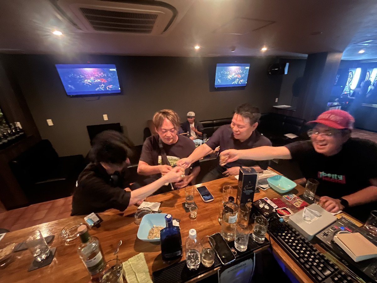BORDERLESS_ROOM's tweet photo. 本当にこのシルバーウィーク、本当に毎日楽しくお店を盛り上げて頂いて圧倒的感謝！

Google口コミでうちの店をもういっちょ盛り上げてくれー！
みんなで一緒に楽しい店を繋いでいくのをお手伝いしてくれると幸いです！🙇
https://t.co/D8pBGFhE6s https://t.co/mDHcpNAvEu