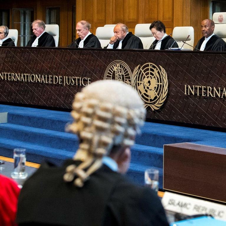 _GeoAnalytics's tweet photo. 1/ 🇺🇸⚖️ Die US-Regierung bereitet nach dem Wall Street Journal weitreichende Sanktionen gegen den Internationalen Strafgerichtshof vor. Sie sollen das Gericht selbst treffen, nicht nur einzelne Richter und Ankläger. #USA #IStGH https://t.co/0bWRNhdArx