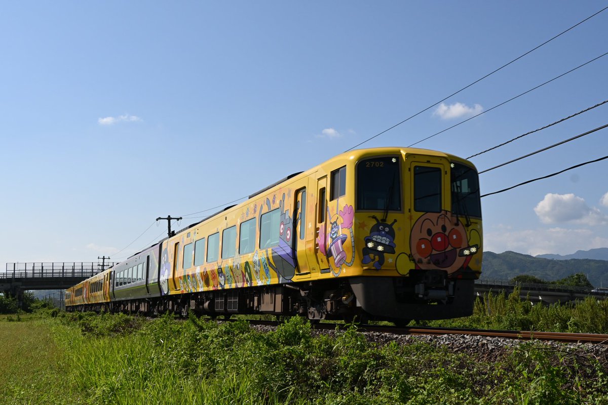 Yabicas0124's tweet photo. JR土讃線
(1枚目)土佐大津→後免 南風18号 48D 2700系 5B イエローアンパンマン+一般車両
(2枚目)後免→土佐大津 南風9号 39D 2700系 4B
令和8年9月23日(水) https://t.co/XgfKHoIJHj