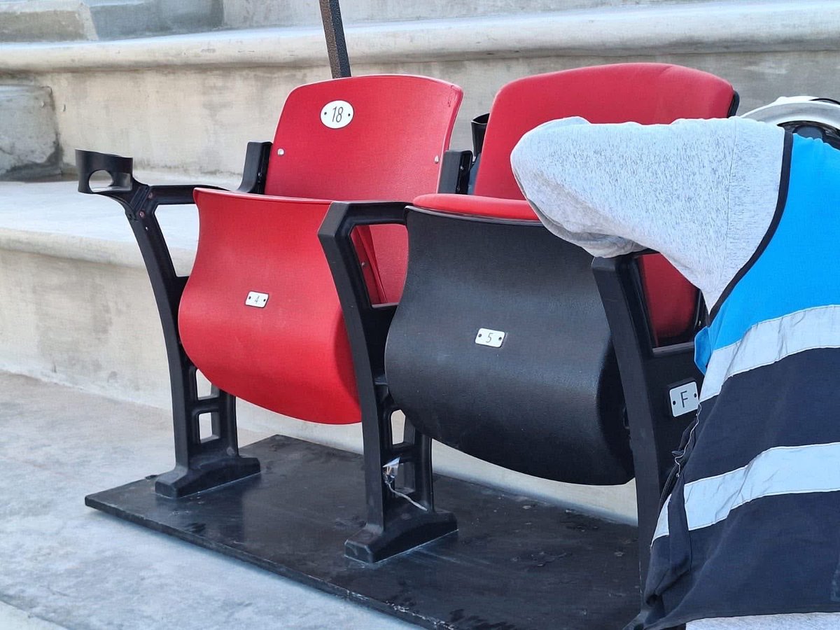 exeibier's tweet photo. @EstadioTomatero Son butacas de las buenas y más cómodas, no de las baratas de un solo molde, que bueno se lo merecían los mayos. 👏🏼 https://t.co/WAgxoO0cOT