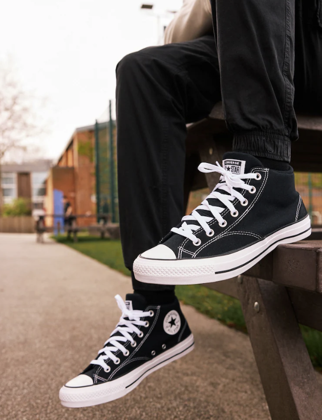 anna_knigh6040's tweet photo. What Converse's controversial ad can teach us about PR, and why every piece of content deserves a second look. https://t.co/jtWl9hVayj #372WithU @ProfNichols https://t.co/AIzKihs77S