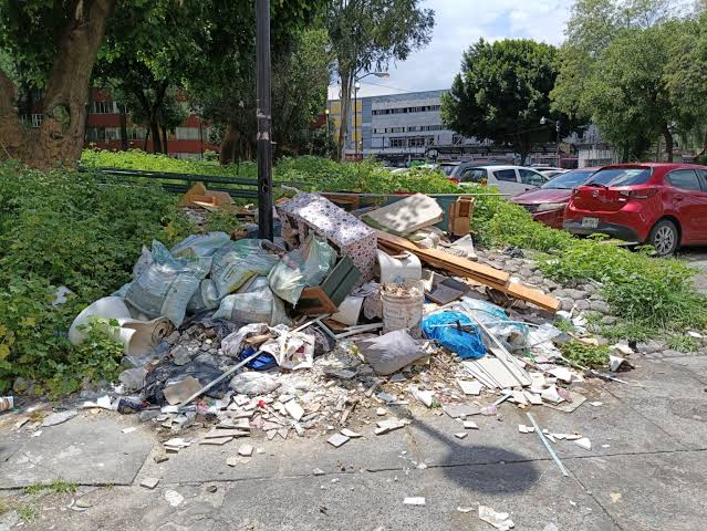 DHakivi's tweet photo. @cynthialopezc1 @senadomexicano @Claudiashein @PartidoMorenaMx @MorenaSenadores @la_4tv @RedAMLOmx @MorenaCiudadMex @GPMorenaCdMex @DiputadosMorena @LasNoticias4T Que dice él «Alcalde» (según su narrativa, deberían usarse pronombres en masculino para cargos públicos, y dudo mucho que ella gobierne, siendo como EPN, una marioneta) todo en la Alcaldía está "de perlas" y meramente es pura difamación de Morena, ya que todo está mal en Cubazuel https://t.co/0SM3S2gvMJ