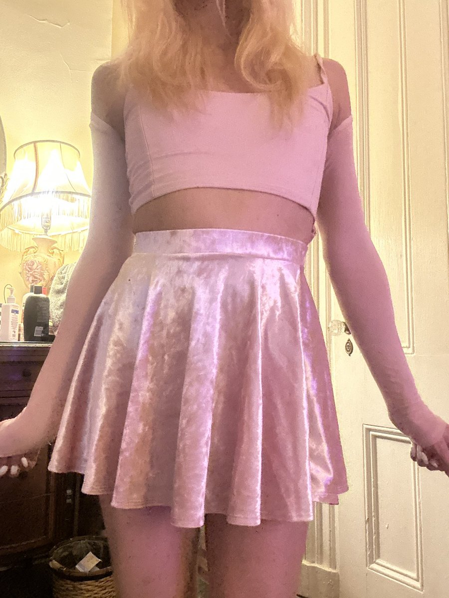 SissyLexyNyc's tweet photo. 💕💕💕 #nyc #trans #transgirl #femboy #snowbunny #bk https://t.co/q8CZog18WW