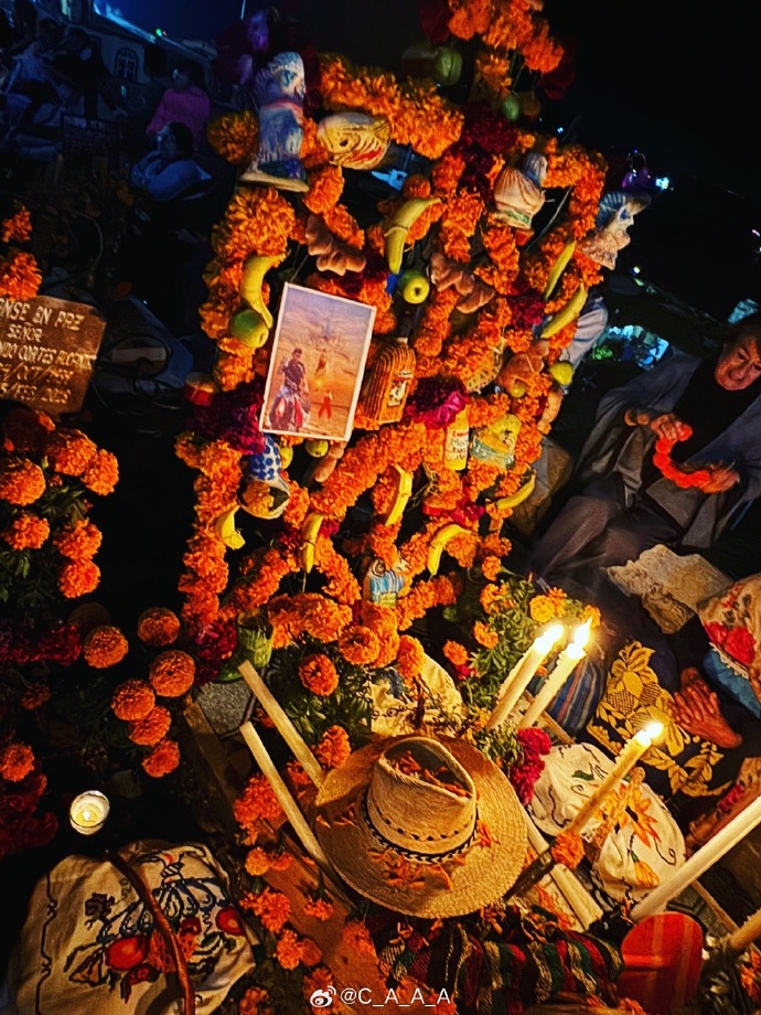 LutherPorti9pu's tweet photo. Feliz Día de los Muertos! Que las recuerdos de nuestros seres queridos brillen hoy como siempre.， https://t.co/14PQVIvTO5