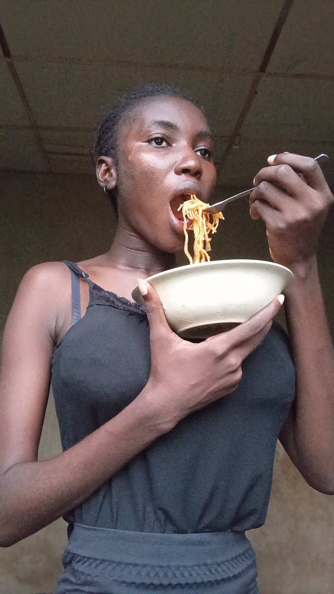 crypogirl924's tweet photo. In everything you do in this life, pls make sure you always eat ooo. don't starve yourself, alcer is real oooo

Happy Wednesday x family ❤️❤️ 

Today will be better than yesterday 🙏🙏 https://t.co/fk5pWkzcWN