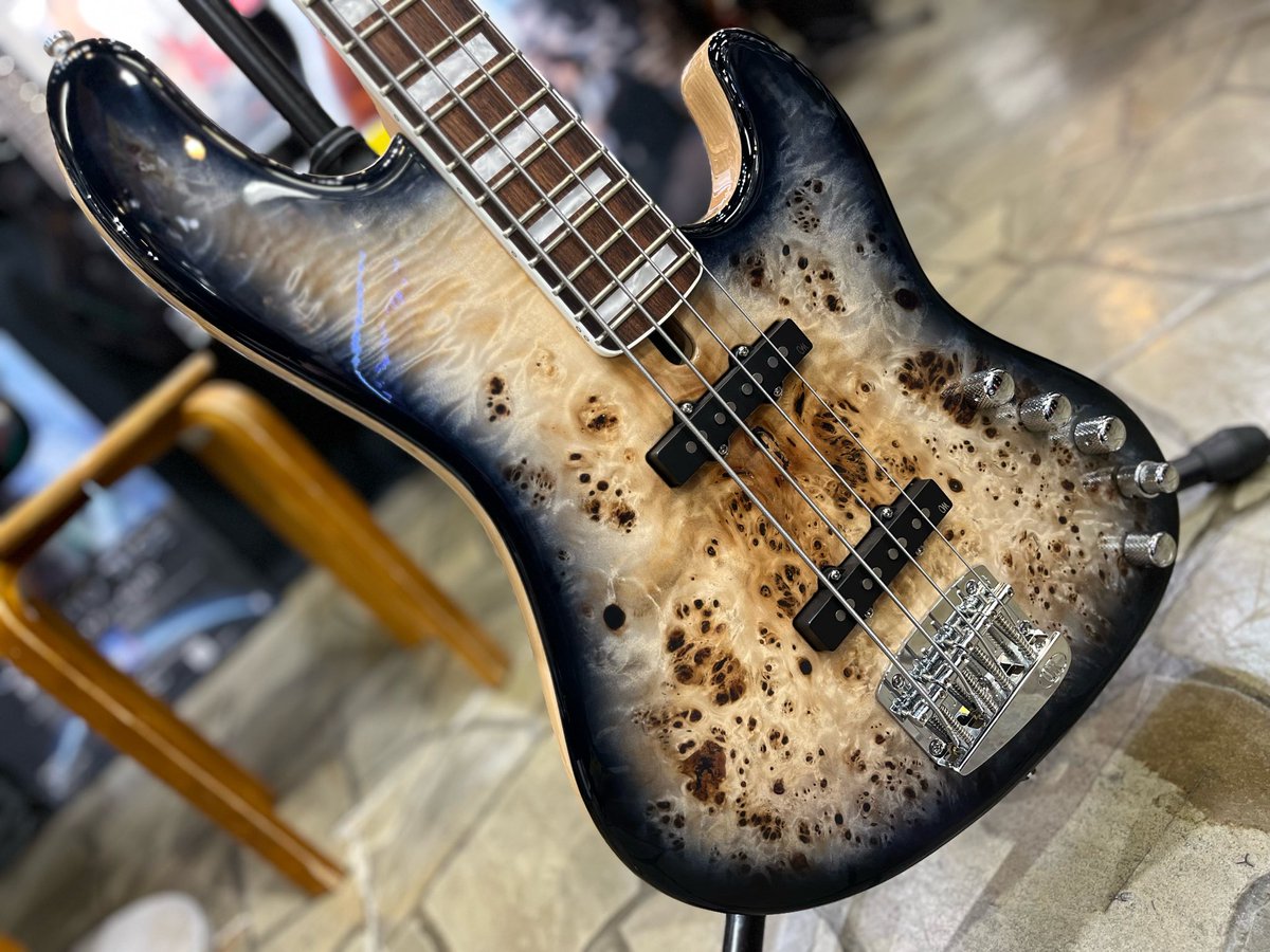 bbsapporock's tweet photo. 只今開催中の #大決算セール の中から、
【#MAYONES Jabba Custom EP 4】の紹介です✨
アイポプラの杢目ヤバいです🫨
多彩なサウンドメイクが可能で、幅広いジャンルで使い倒せる1本です♪
セール価格で¥628,000→¥579,800に‼️
大決算セールも終盤🏁お見逃しなく👀
#BIGBOSS札幌 https://t.co/miPhkjxmus