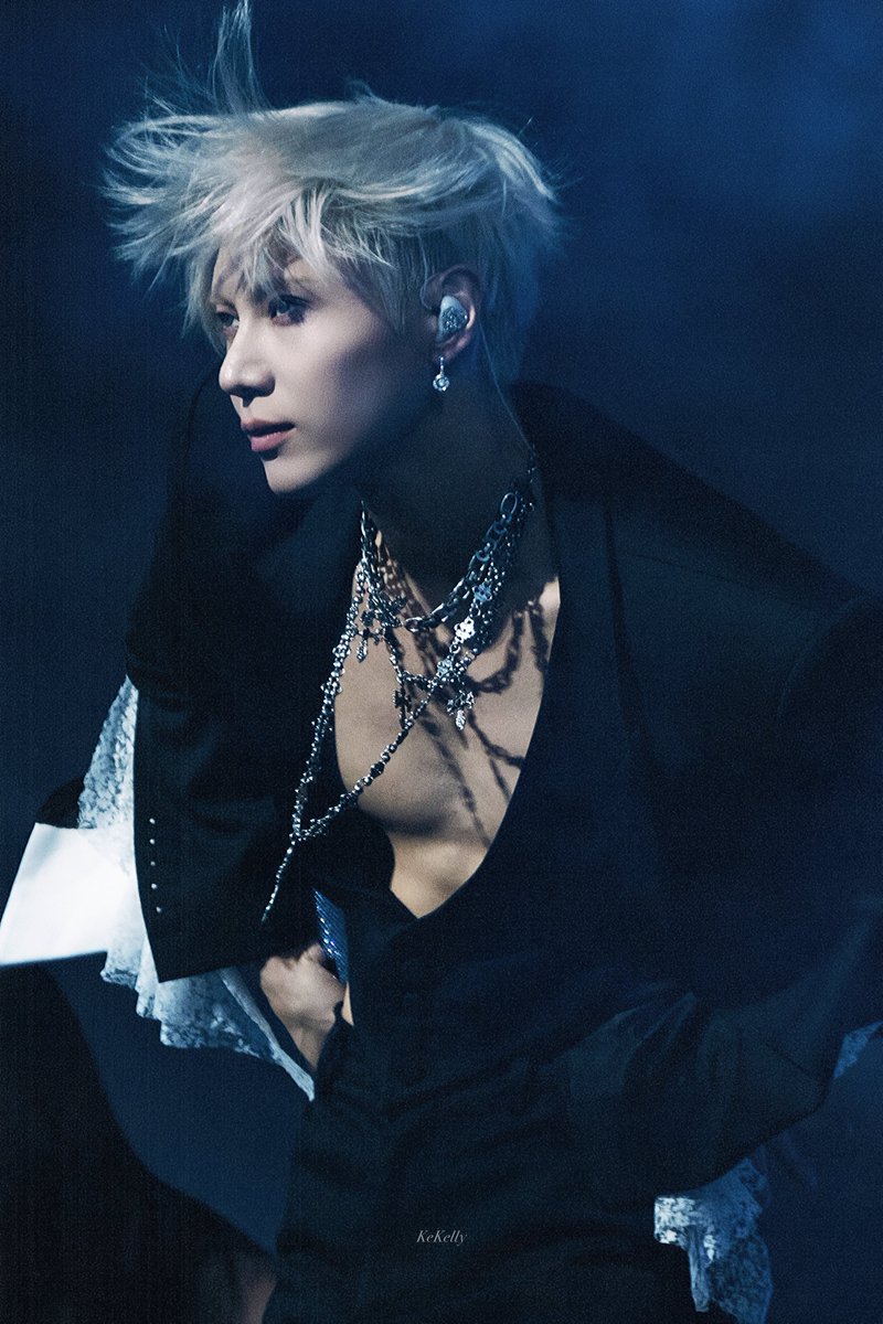 Kekelly0529's tweet photo. 260920 LiMiNaL Day3

Dropping more pics of MOVE mad version 😇

#TAEMIN #태민 #泰民 #テミン https://t.co/pzJVQPqZt1