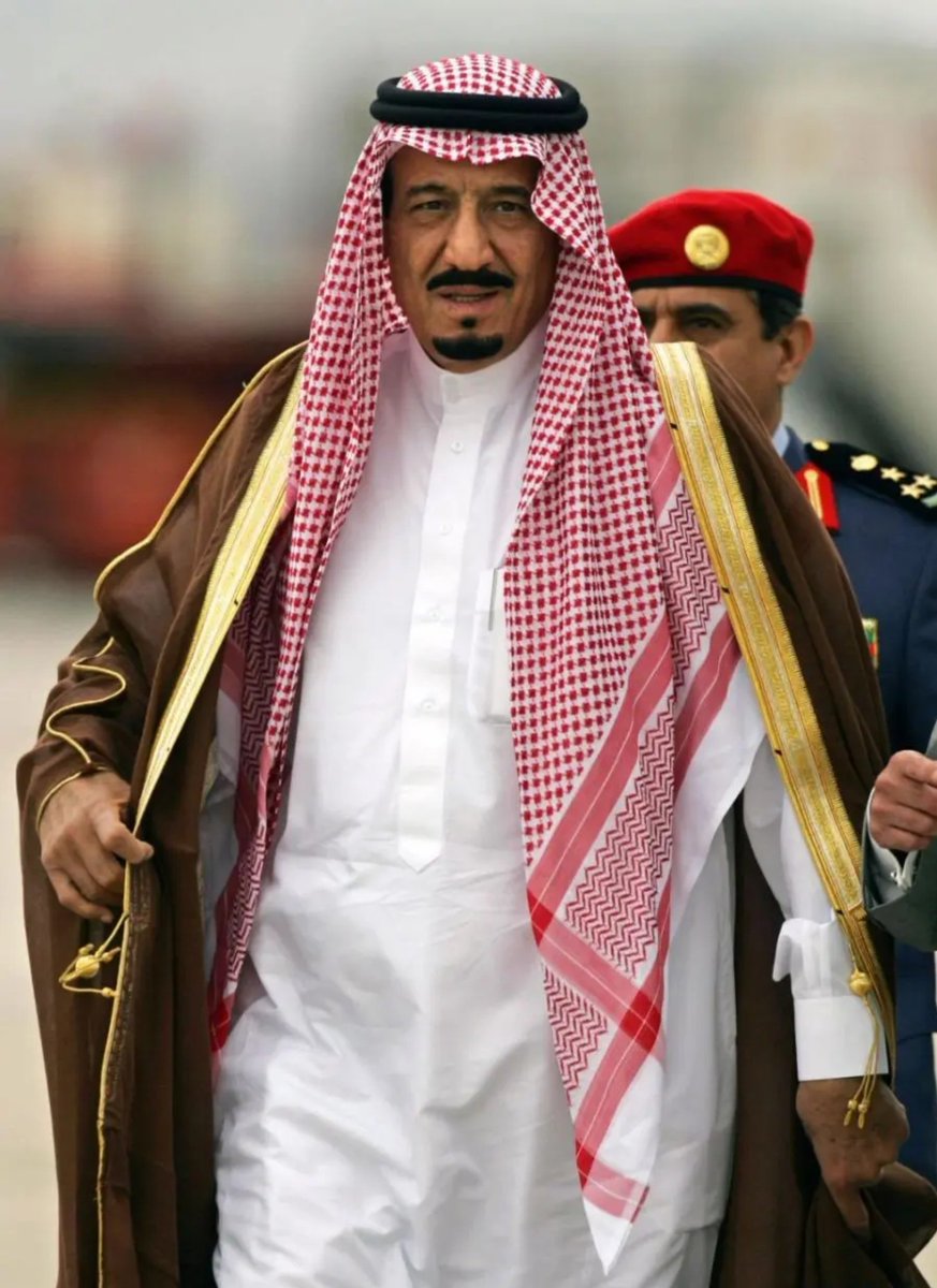 HakeemJomah's tweet photo. دام عزك يا وطن المجد والشموخ، اللهم احفظ بلاد الحرمين، وأيّد قيادتنا الرشيدة بحفظك وتوفيقك، وبارك في هذا الشعب العظيم، وأدم علينا نعمة الأمن والأمان والازدهار. كل عام ووطننا في رفعة ونماء. 
🇸🇦💚
#اليوم_الوطني_السعودي_٩٦ https://t.co/0hjJvyOgfa