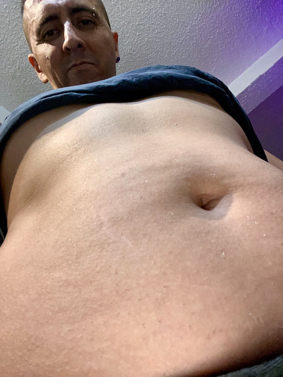PutoCachaMecos's tweet photo. Quedé como dejaban a mi ex, con todo los pelos llenos de mecos. 

Se me atoran en la playera 🤭 https://t.co/ZIhoqgbOxP