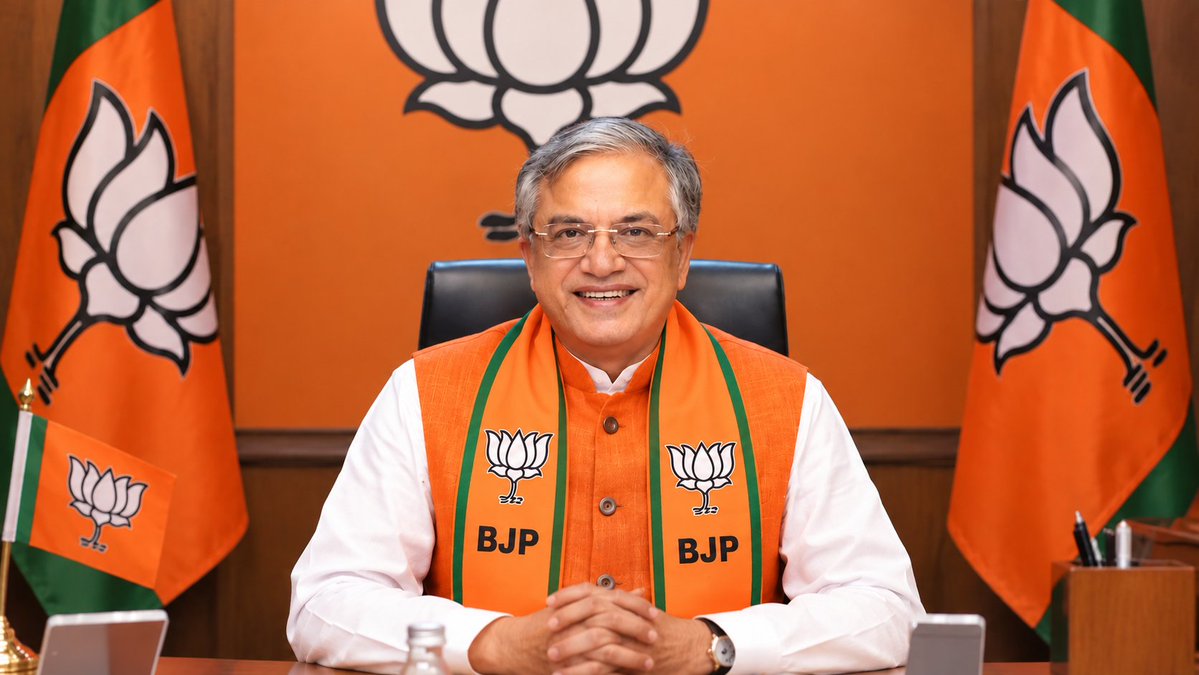 Bhaveshhppp's tweet photo. Gyanesh Kumar is a BJP pimp who sold out our democracy. That traitor belongs in a jail cell. He betrayed the country, licked the boots of his masters, and deserves to rot behind bars for it. https://t.co/JHK7luK4Rl