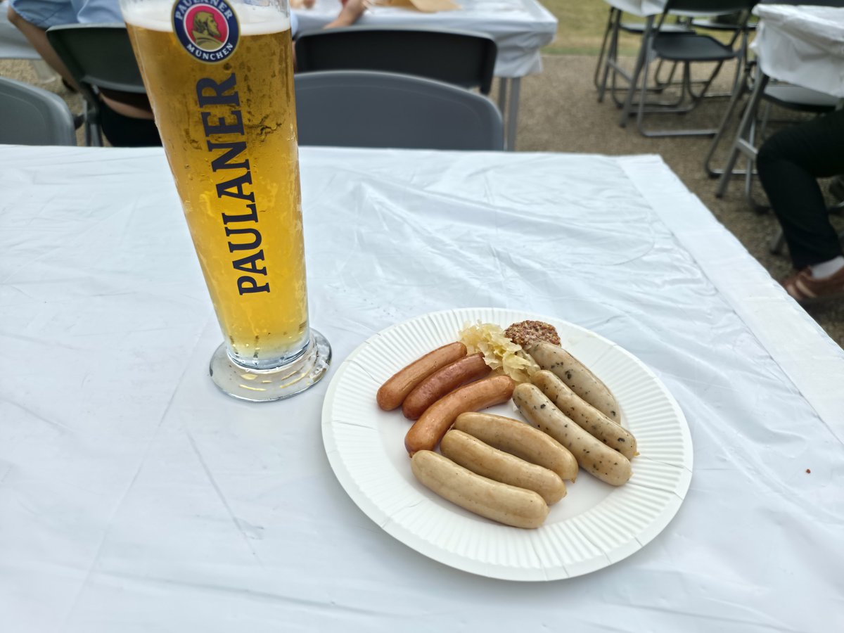 ko_go_pad's tweet photo. 外ビールは久しぶりですな
ってか、まだ外が暑いのなんなん？？
9月終わりますよ〜〜
ビールはその分うめぇです https://t.co/QEEwCYMG88