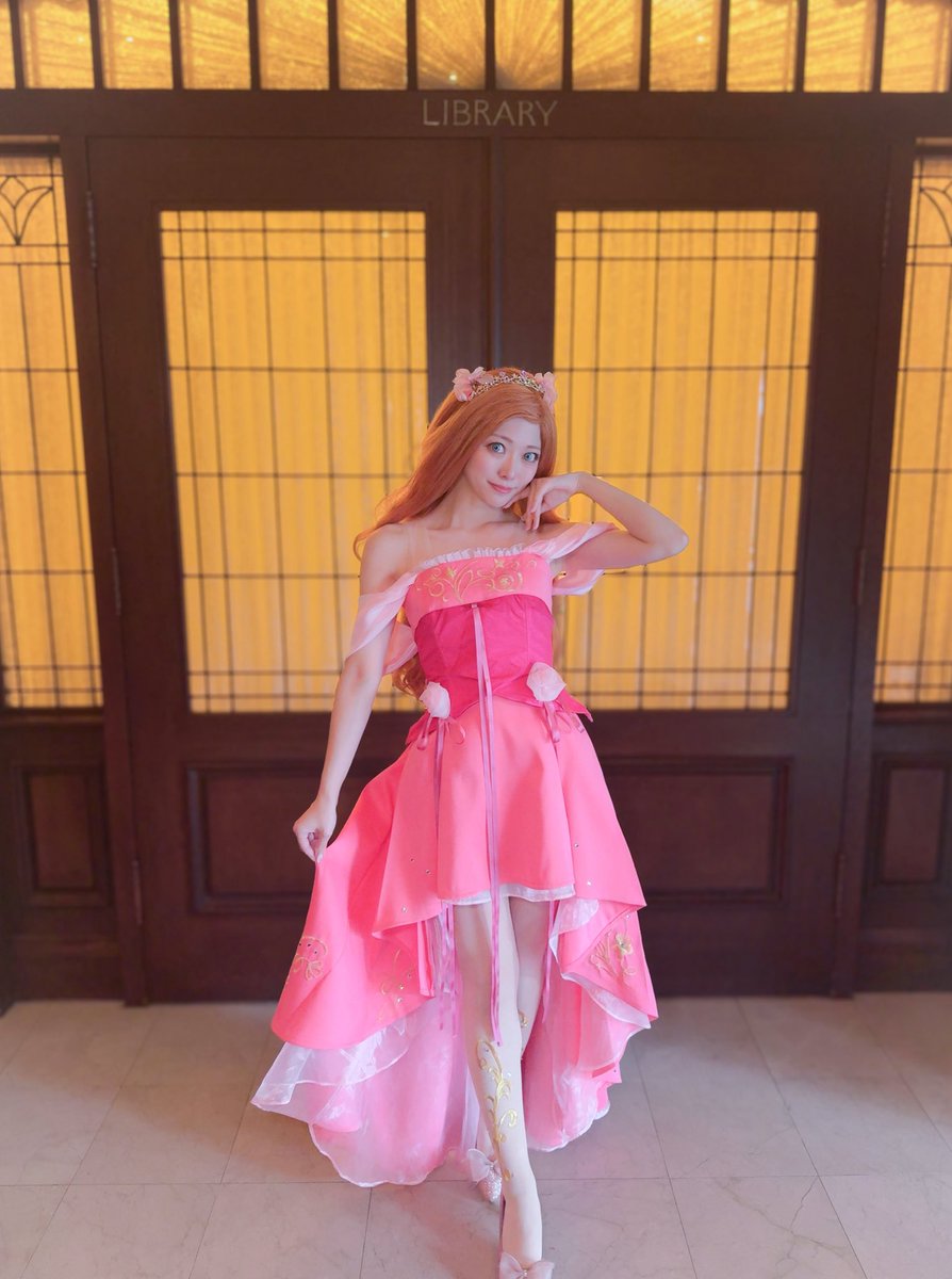 momo_2_2d's tweet photo. Disney Designer Collectionのジゼル🩷💐
絶対着たいと思って衣装を作りました✨️
胸元やスカートの金刺繍部分は全て手刺繍です💞
かなり時間はかかったけど可愛く作れて本当に良かった〜🎀
 #Dハロ仮装  #Dハロ仮装2026 https://t.co/ToKhCXA5sJ