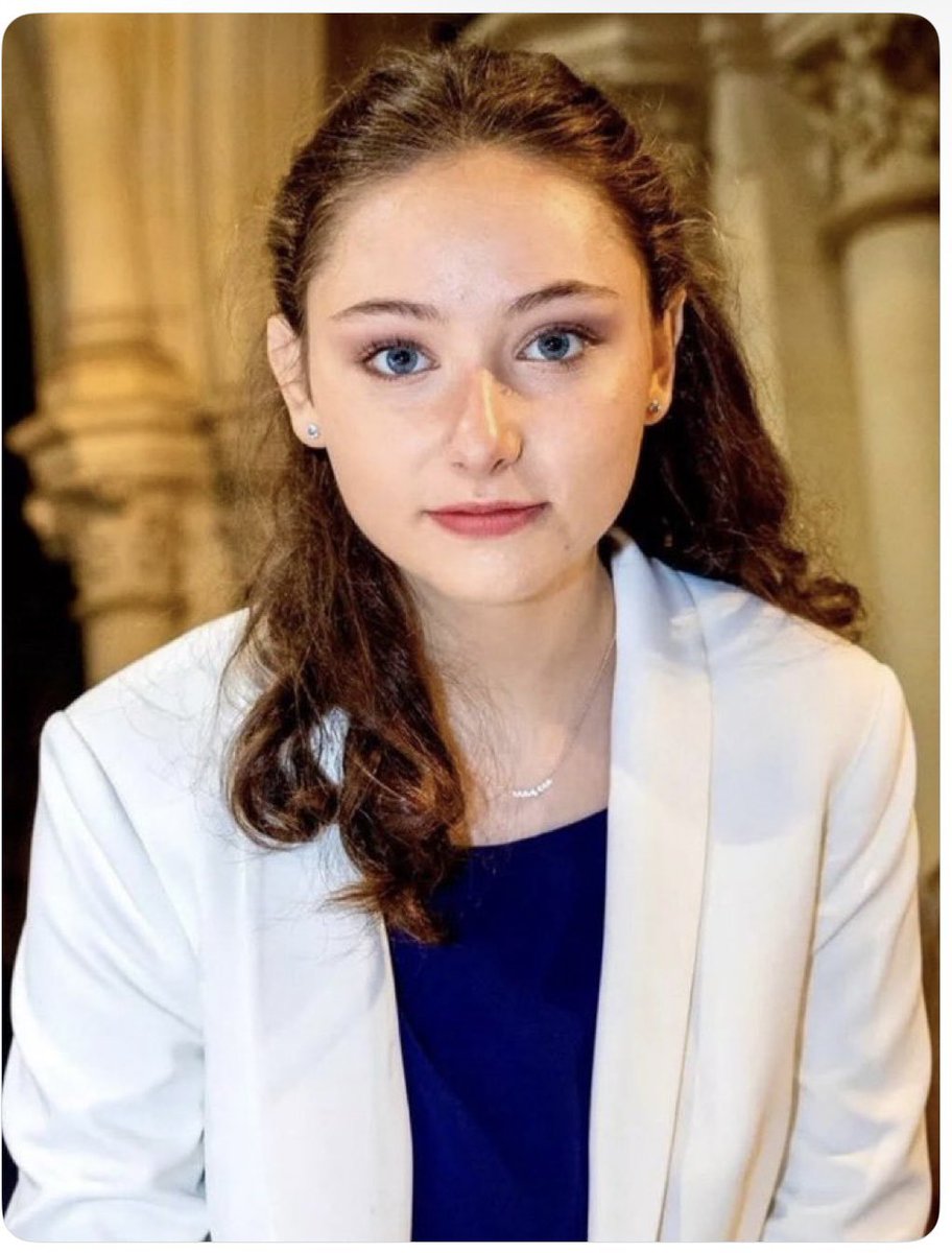 Patriotes2027's tweet photo. Philippine, violée, tuée à 19 ans. 
il y a 2 ans jour pour jour.  
Personne n’oublie. https://t.co/pSH3NTypH6