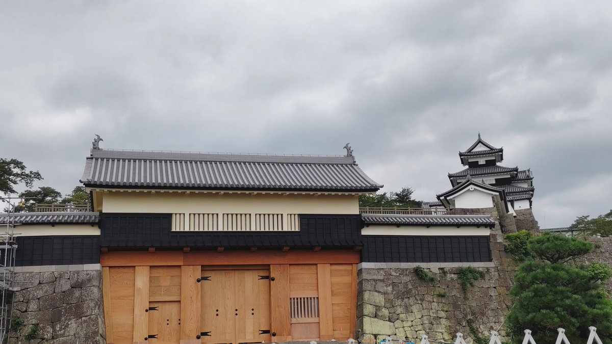 uri_oAo's tweet photo. 小烏丸写し見てきたのですぞ！館内めちゃくちゃ綺麗だったり、二ノ丸茶屋で割引券いただけたりでお得でした、ありがとう白河🙏🏻 https://t.co/9lRnjdnJen