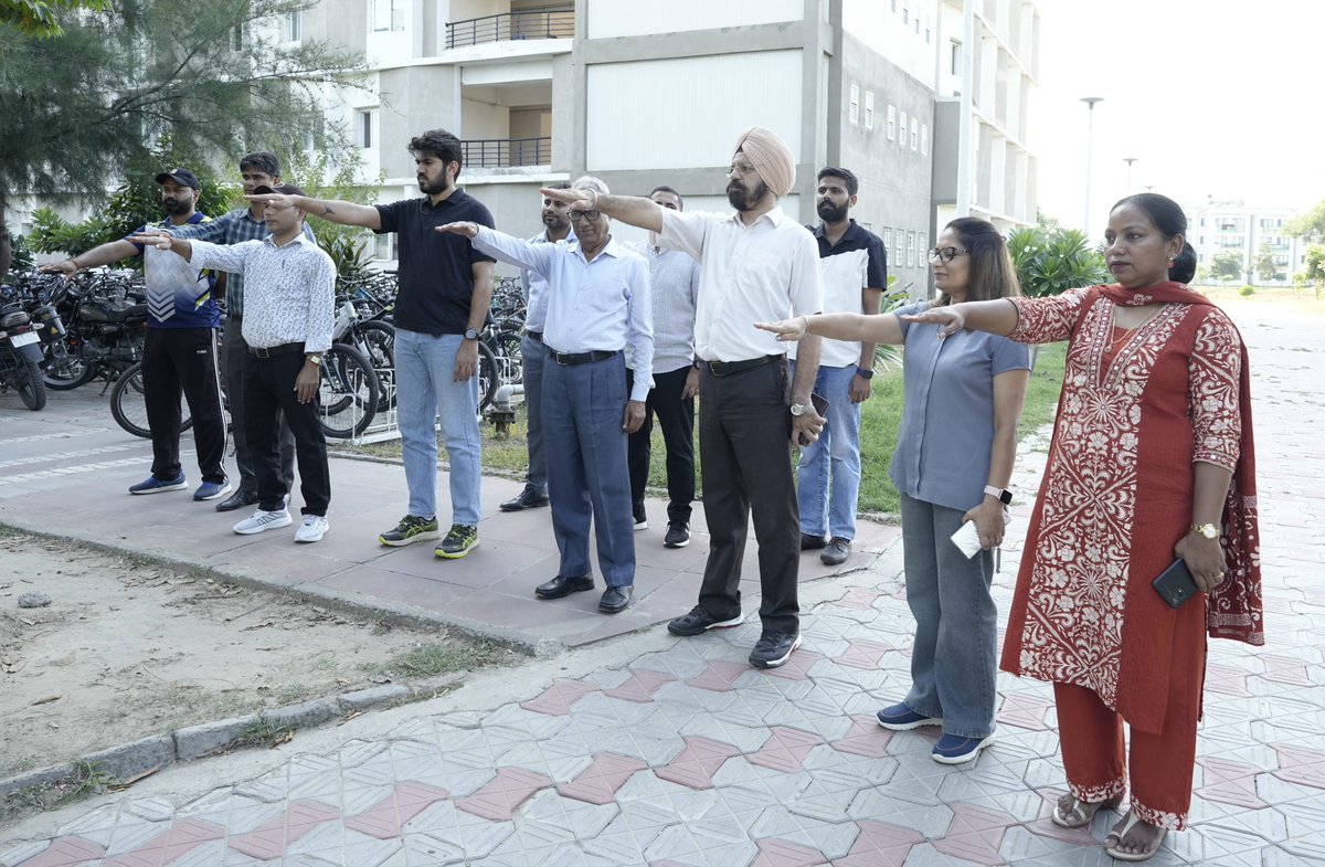 iitrpr's tweet photo. Swachhata Hi Seva 2026 begins at IIT Ropar.

Swachhata Pledge taken by all, followed by an Awareness Rally on campus under Jan Bhagidari.

#SwachhataHiSeva #SwachhBharat2026 #SHS2026

@MoHUA_India  @EduMinOfIndia @SwachhBharatGov @swachhbharat @MoJSDDWS @SwachhEduMin @iitrpr https://t.co/j3cs78afaq