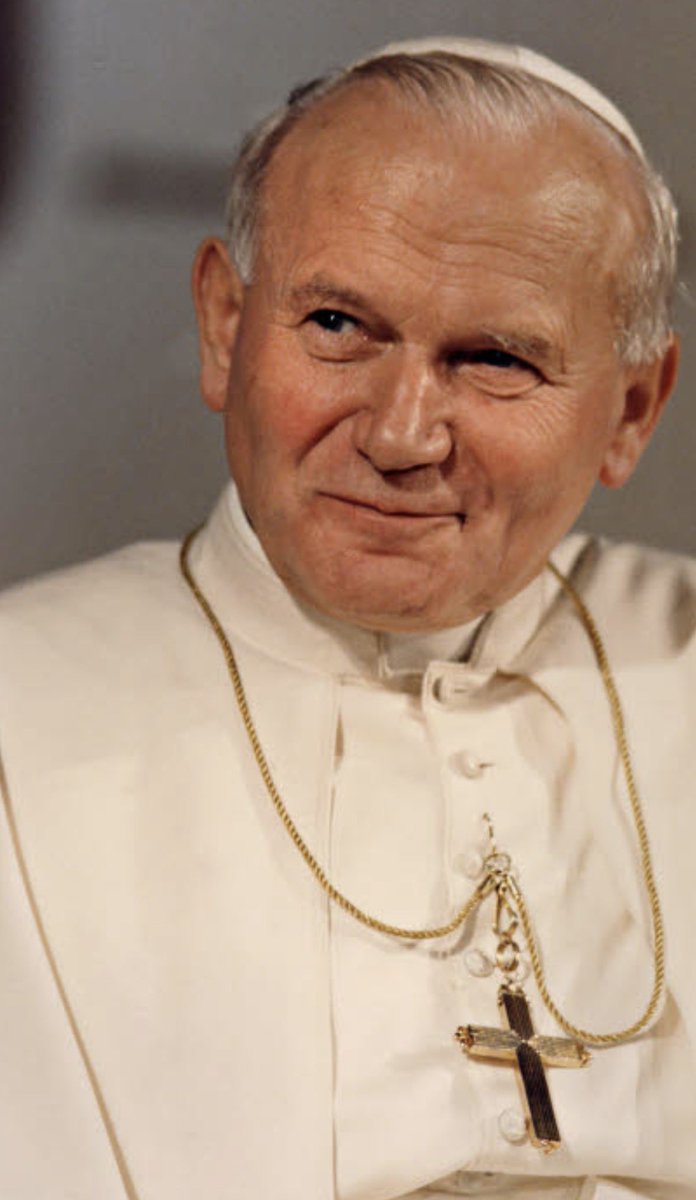 marcsplainter1's tweet photo. De ces 4 papes, lequel a votre préférence ?

A) Jean-Paul II
B) Benoit XVI
C) François
D) Leon XIV https://t.co/53dOepnKOk