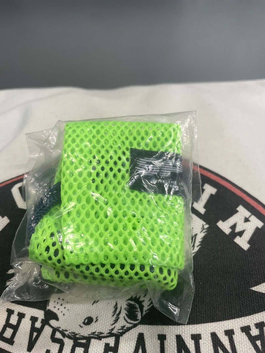 mk__1358's tweet photo. SUPER BEAVER ビーバー ドームツアー ガチャ 交換 買取

譲:メッシュポーチ　緑
求:メッシュポーチ黄色、又はチャームやなぎ買取

交換・買取させていただける方探しております。
明日23日現地にて取引希望です。
お譲り先探し中の方はFF外でも大丈夫ですのでDM、リプライお願いします。 https://t.co/tJWxa3MHDa