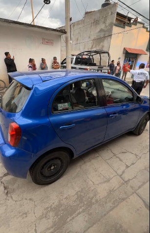 ELPINERO's tweet photo. #FOTOREPORTE 📸 |Detienen a mujer con más de 40 celulares robados en #Coppel de #Contla
Contla, Tlax.– Una mujer fue detenida tras el robo de más de 40 celulares de alta gama de una tienda Coppel.
Policías siguieron mediante GPS el rastro de uno de los equipos robados hasta #Tenexyecac, #Ixtacuixtla, donde interceptaron un automóvil azul con placas de Puebla.
Dos presuntos responsables huyeron a pie, mientras que María del Carmen N. fue detenida. En el vehículo fueron asegurados los teléfonos robados y un arma calibre 9 milímetros.
La detenida y lo asegurado quedaron a disposición de las autoridades.