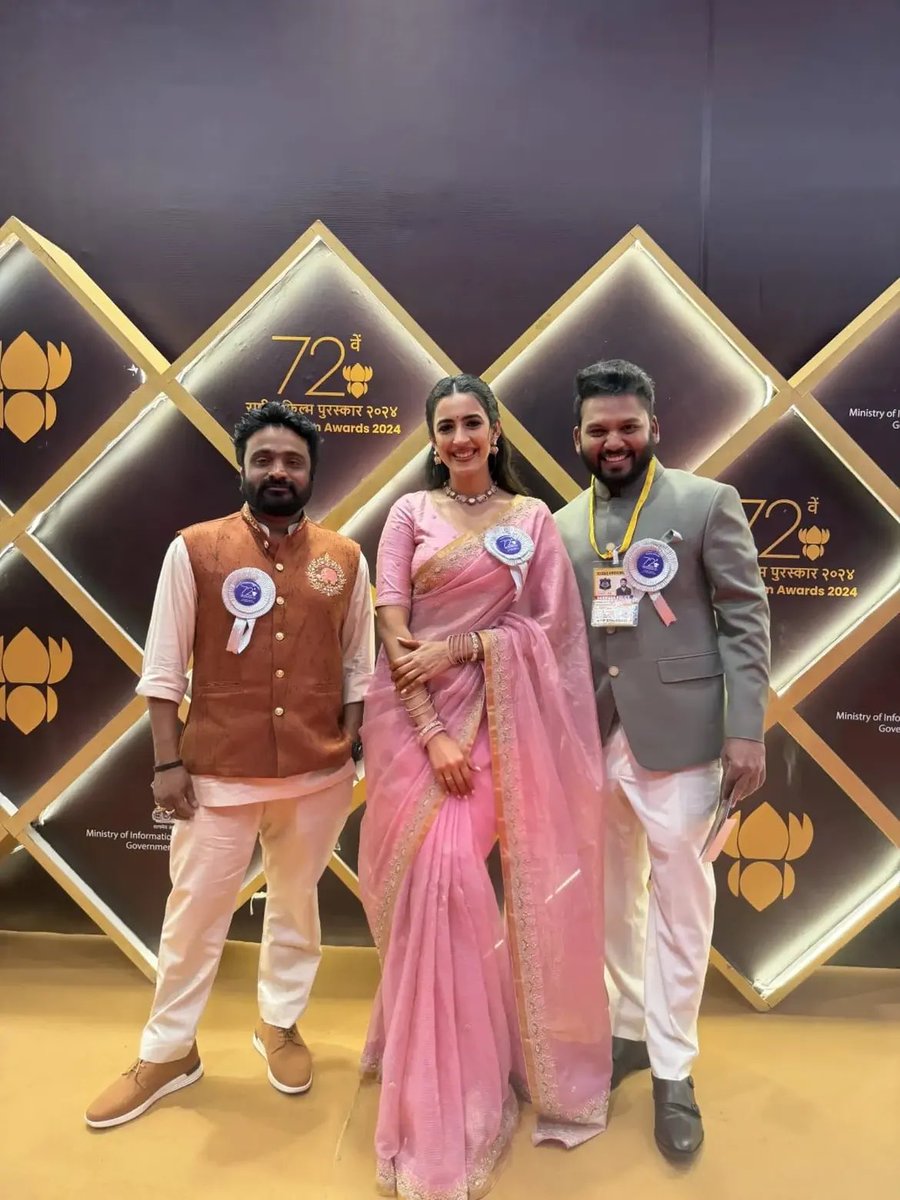 IamSaiDharamTej's tweet photo. Such a proud moment seeing maa Bangaru thalli @IamNiharikaK and the entire team of #CommitteeKurrollu win the ‘Best Telugu Film’ award at the #72ndNationalFilmAwards https://t.co/2npcD8g7tE