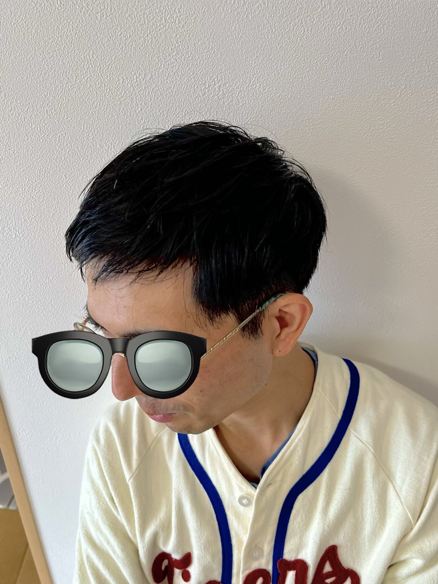 codamadesuka's tweet photo. 妻のススメで"踊ってばかりの国”の下津氏の髪型を見せて、おしゃれ美容室でおしゃれな美容師に切ってもろた。
おしゃれな空間で、おしゃれな空気吸うと機嫌が良くなった気がした。 https://t.co/E5phWd33Pp