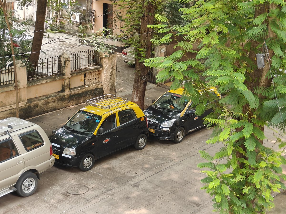 arjunpancholi's tweet photo. Is there any rules for TAXI? Why kaali peeli are parking at NON TAXI PARKING STAND!!  Why police is not taking serious action against kaali peeli? Dr kashibai navrange marg, new gamdevi, mumbai 400007. @Dev_Fadnavis @mieknathshinde @MTPHereToHelp @MumbaiPolice @DGPMaharashtra https://t.co/kStuPSMmup