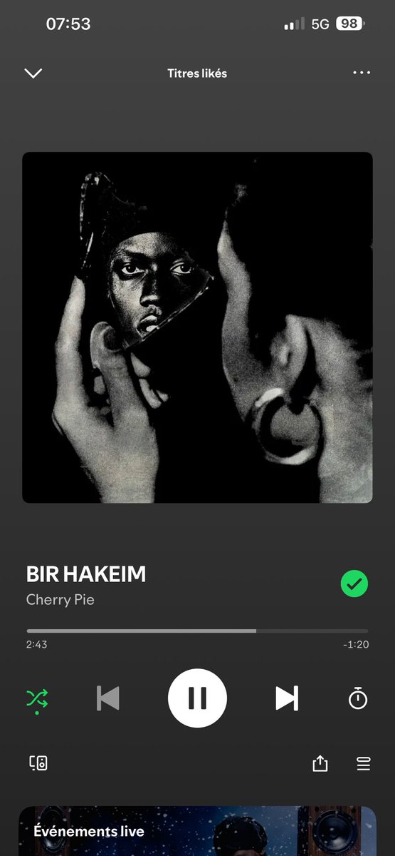 zko213k's tweet photo. @sosamann777 wallah jtaime mgl j’suis comme un fou à écouter ton son à fond dans le bus https://t.co/86Benz1Z86