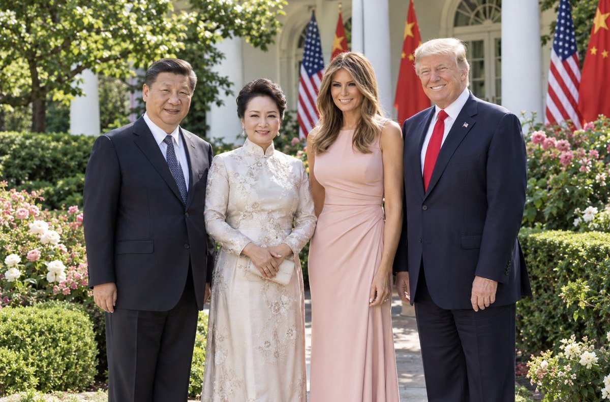 Ivankatrumpll's tweet photo. beautiful moment in the White House Rose Garden as President Trump and First Lady Melania warmly welcome President Xi Jinping and Madam Peng Liyuan.

A picture of diplomacy, elegance, and respect. 🇺🇸🇨🇳✨

#Trump #MelaniaTrump #WhiteHouse #RoseGarden #XiJinping #PengLiyuan #USC https://t.co/KZJ1Elhr30