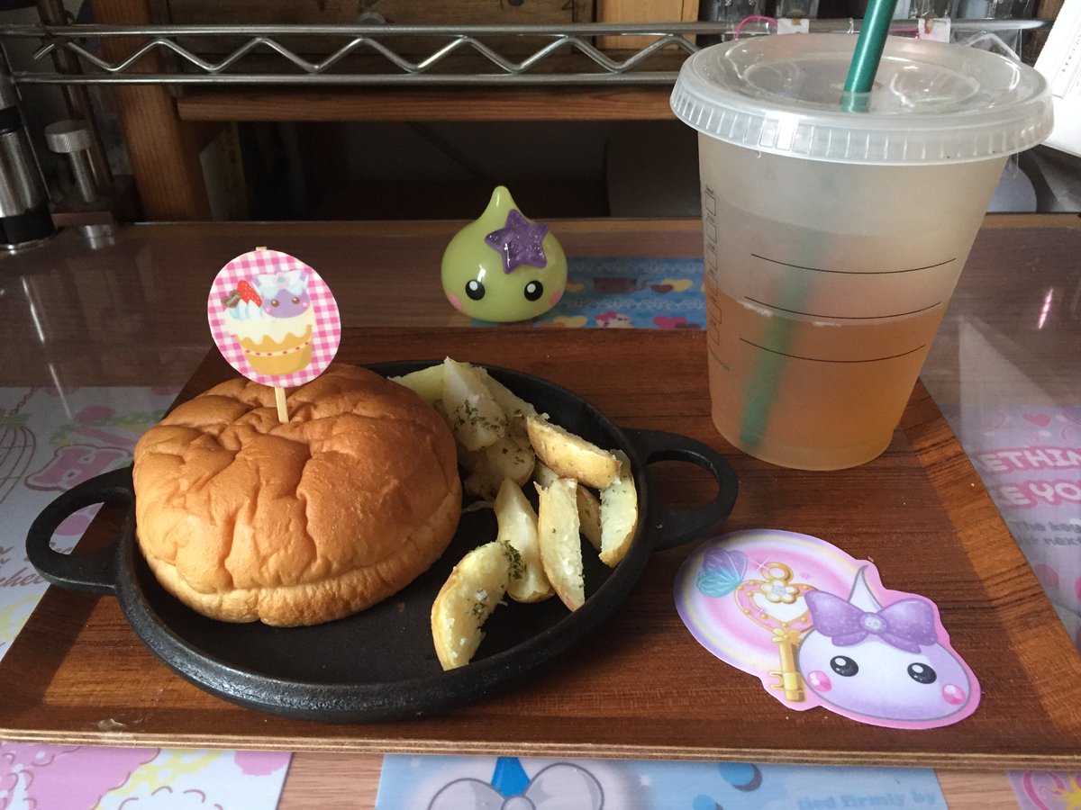 ekakinokinoko's tweet photo. ほっぺちゃんおうちカフェしてまったり… https://t.co/idKZ0rZyO4