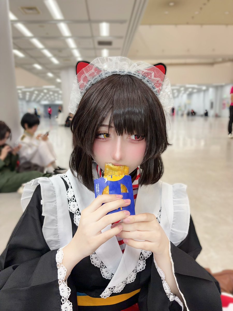 _fiacos's tweet photo. 食べてるところ撮られてたケルベロス🐾
 #アコスタ池袋 https://t.co/5LSGMTXo6K