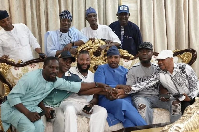 yabaleftonline's tweet photo. Kwam 1 settles NURTW bosses, MC Oluomo, and Sego's rift. https://t.co/HUi7fzSHuu