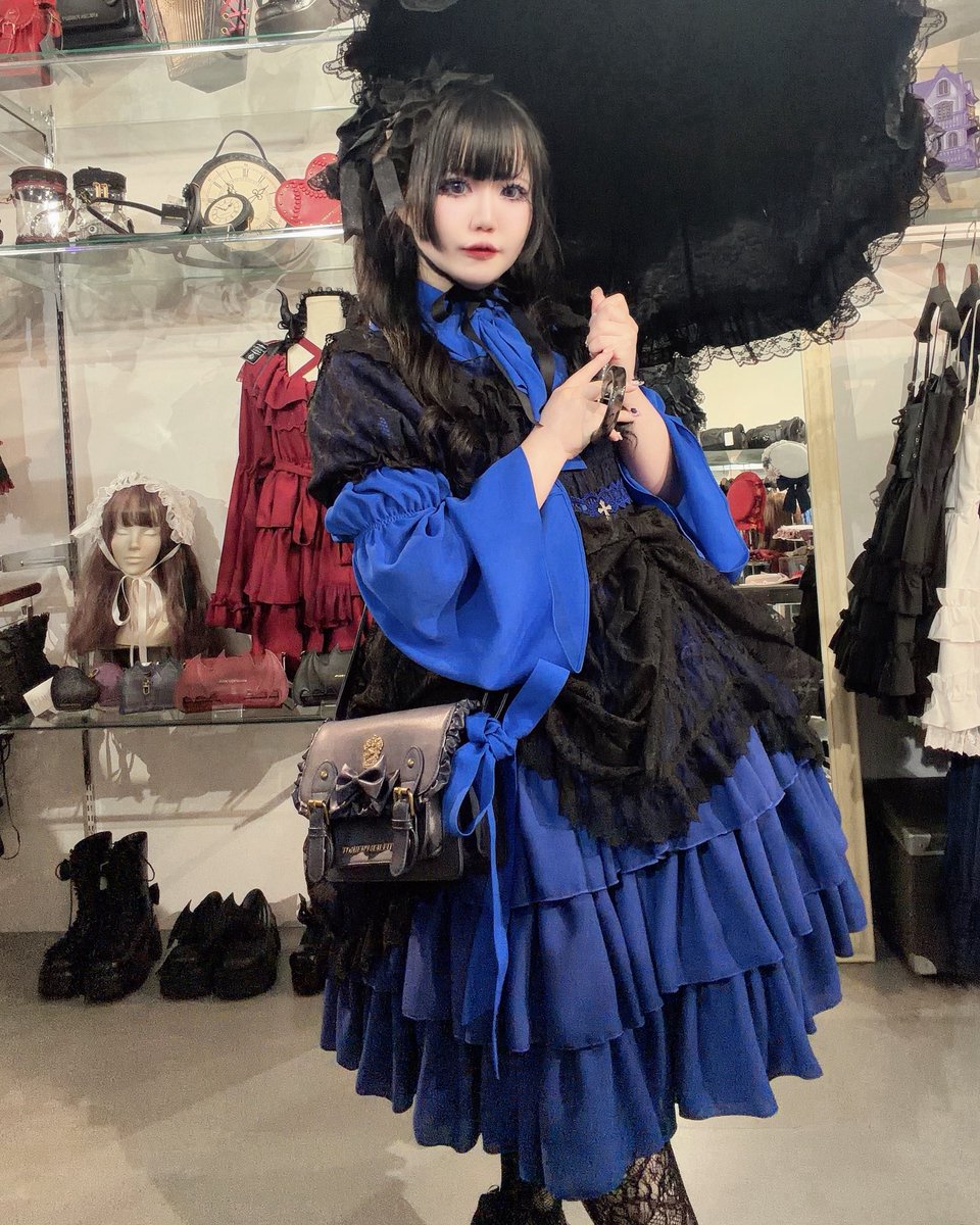 chouchou_nagoya's tweet photo. ∔∔ 𝑹𝒆𝒄𝒐𝒎𝒎𝒆𝒏𝒅𝒆𝒅 𝑪𝒐𝒐𝒓𝒅𝒊𝒏𝒂𝒕𝒆 ∔∔

スタッフ レイラ考案おすすめ推し活ゴスロリコーデ💙〜青色ver〜💙

コーデ＆アイテム紹介🔻

https://t.co/rzpAHQQhST

通販ページ🔻

https://t.co/uD8XtpvtaW

推し活
推し活コーデ
ゴスロリ
シュシュアンジュ名古屋店 https://t.co/nsAWDrZL1y
