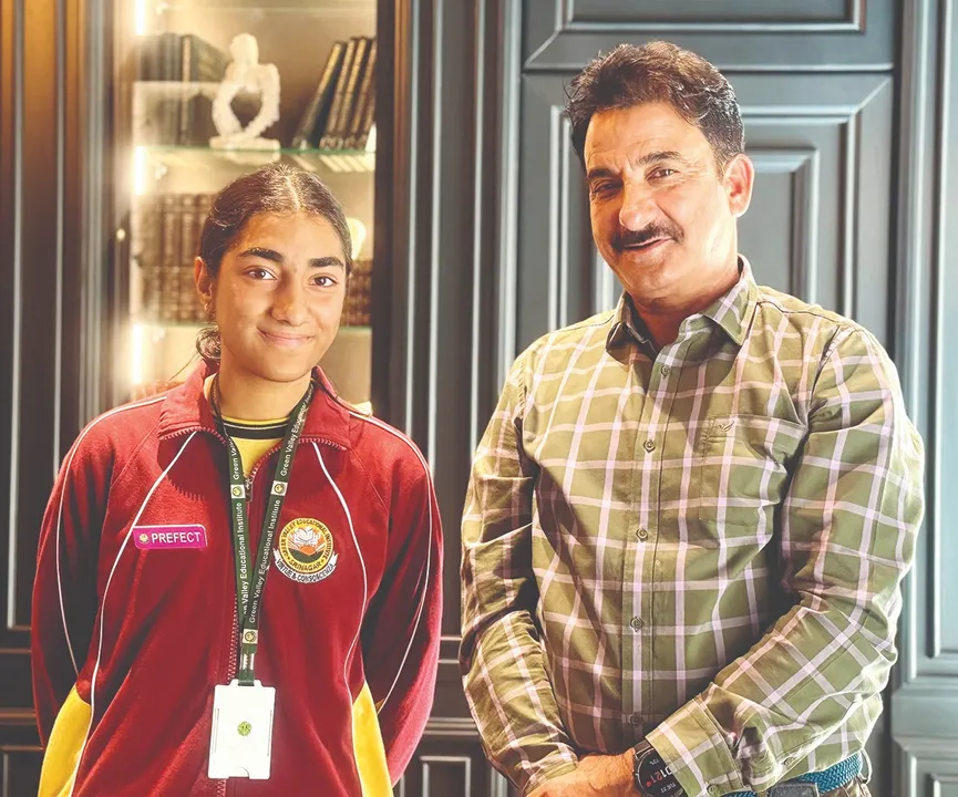 DarKoshal's tweet photo. J&K shines with young talent! 🌟Class 8 student Shah Mashal of #GreenValley Educational Institute, Ellahi Bagh, secured 1st position at the state level in the UPU 2026 International Letter-Writing Competition and won ₹25,000.
#JammuAndKashmir #YoungTalent @RDXThinksThat https://t.co/iFXjo0RRs1