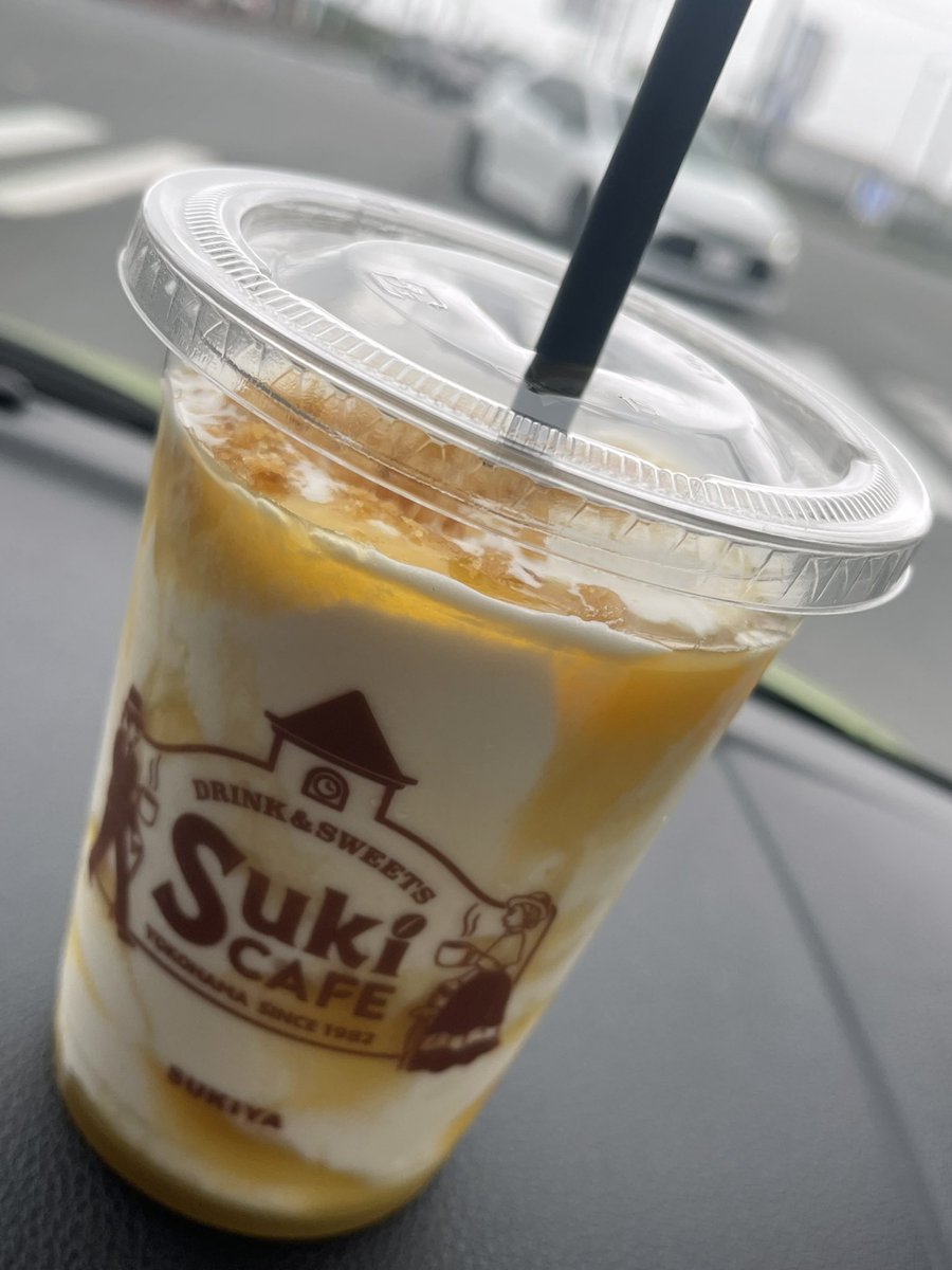 senahidamari's tweet photo. お昼のチャーシュー味噌ラーメンと、
すき家の蜜芋シェイク🥰
ラーメンは美味かったけど、予想外にニンニク効いてたな〜
蜜芋シェイク、上に芋けんぴ砕いたやつが乗ってた
すき家のシェイクはコスパ良くて、やっぱり美味い！😍 https://t.co/wnxbdd1XlX