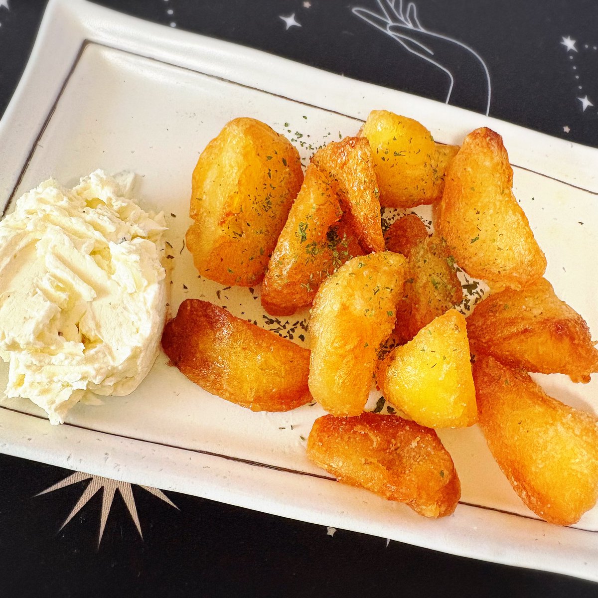xyz___bb's tweet photo. 弟がザクザクベイクドポテト🥔
作ってくれた୨୧ https://t.co/abgFbQKVIi
