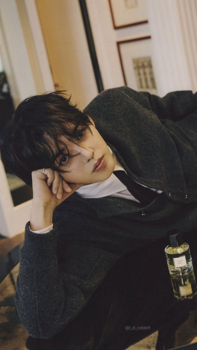 aboutscoups's tweet photo. allure korea (2024)          allure korea (2026) https://t.co/8PO6RTLEaW
