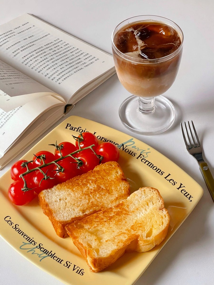 j0o3hnmiaharper's tweet photo. Just made fluffy honey butter toast for breakfast—warm, sweet, and so satisfying on a rainy Saturday morning. What’s your go-to lazy weekend meal https://t.co/s4YK0oG8hd