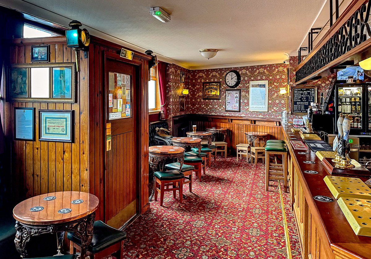 GBbooze's tweet photo. Tynemouth Lodge Hotel, North Shields, Tyne and Wear.
The only pub in the area to be listed in every edition of the CAMRA Good Beer Guide for the last 40 years. It has been trading as a public house since 1799. 🍻 https://t.co/evehJ4asSM