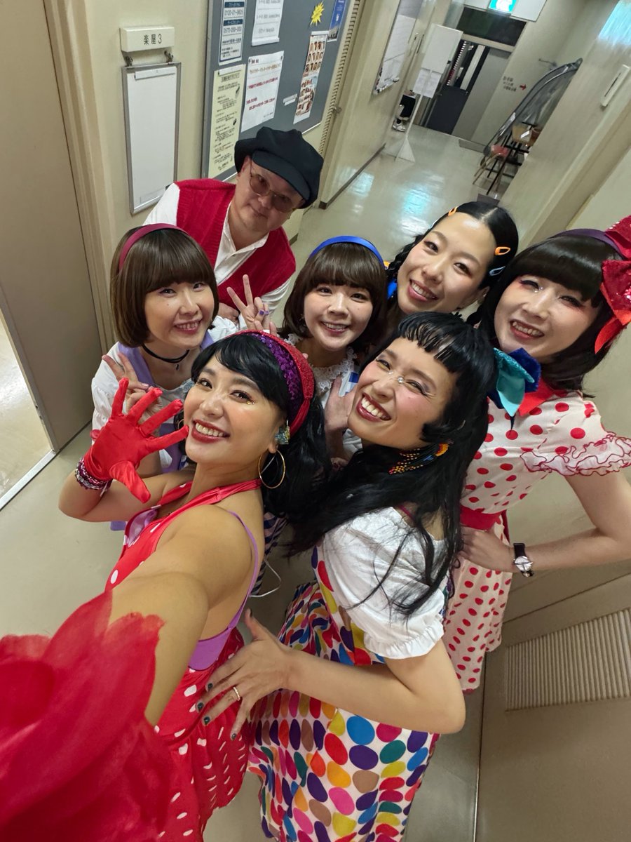 ocamotts's tweet photo. 北海道ありがとうございました！！！数々の昭和の名曲たちと、チャランポの名曲たちと共に、最高の初日を終えました🎷
#チャラン・ポ・ランタン #唱和百一年 https://t.co/RjoQ4mk1p3