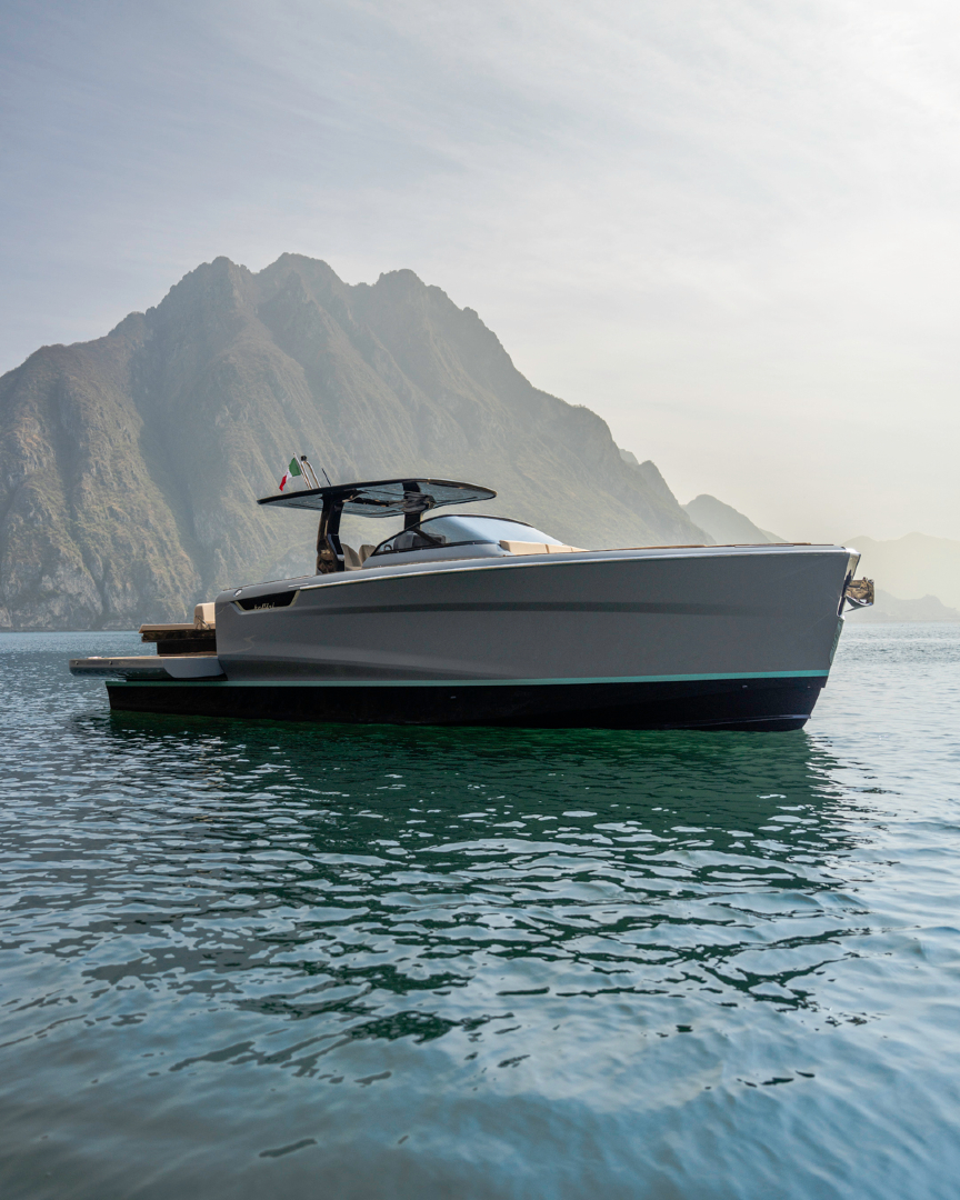 Sebinoyachts's tweet photo. Some designs don't need an introduction.

A familiar shape emerges, revealing itself one line at a time against the backdrop of Lake Iseo.

Timeless, considered, and unmistakably Bellini. https://t.co/DKJZBDQuYr