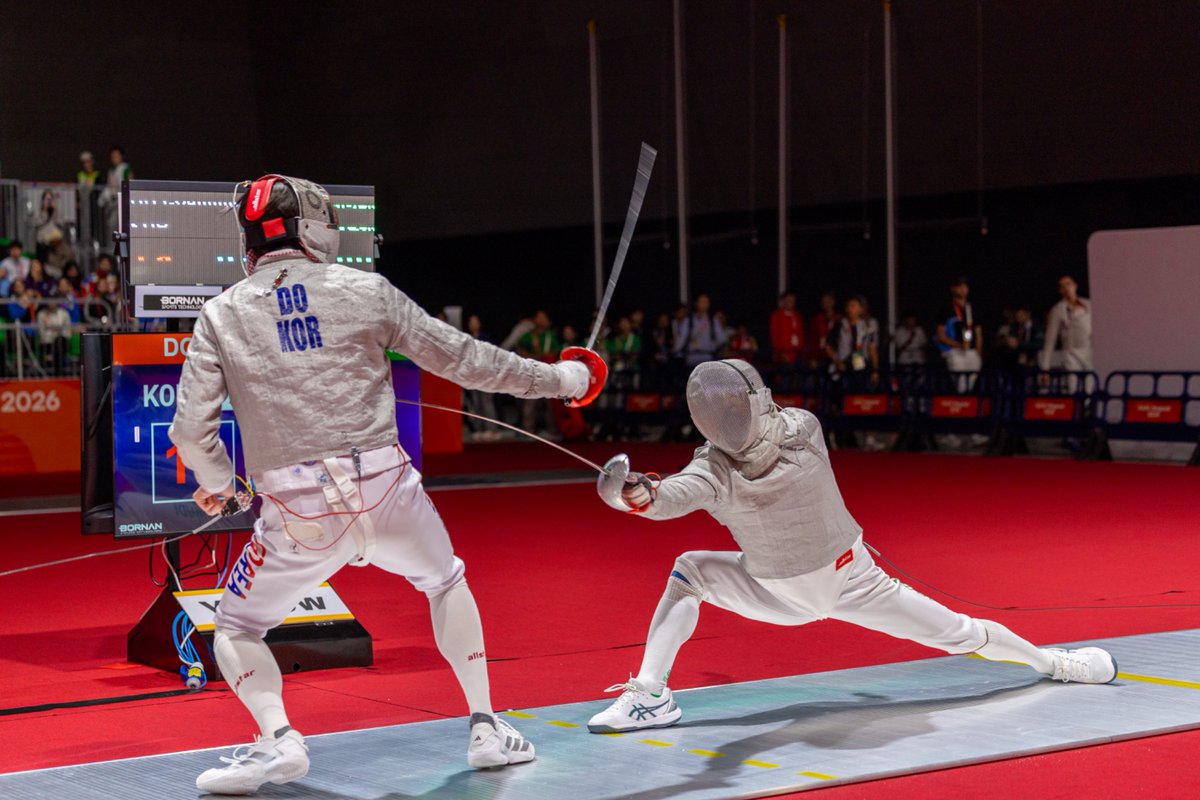 TeamSaudi's tweet photo. 🏅 | دورة الألعاب الآسيوية العشرين #ناغويا2026
🤺 | المبارزة
👤 | رجال 👨🏻
📊 | السايبر

▫️ دور الـ 16 
ـ 🇸🇦 عادل المطيري 9 - 15 دو غيونغدونغ 🇰🇷

#فريق_السعودية | #نشجعك 💚 https://t.co/LWd2xB4X2l