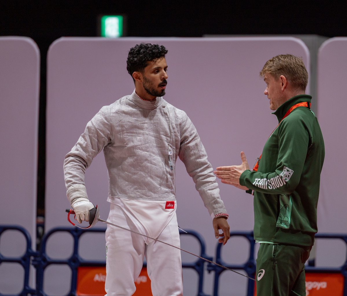 TeamSaudi's tweet photo. 🏅 | دورة الألعاب الآسيوية العشرين #ناغويا2026
🤺 | المبارزة
👤 | رجال 👨🏻
📊 | السايبر

▫️ دور الـ 16 
ـ 🇸🇦 عادل المطيري 9 - 15 دو غيونغدونغ 🇰🇷

#فريق_السعودية | #نشجعك 💚 https://t.co/LWd2xB4X2l