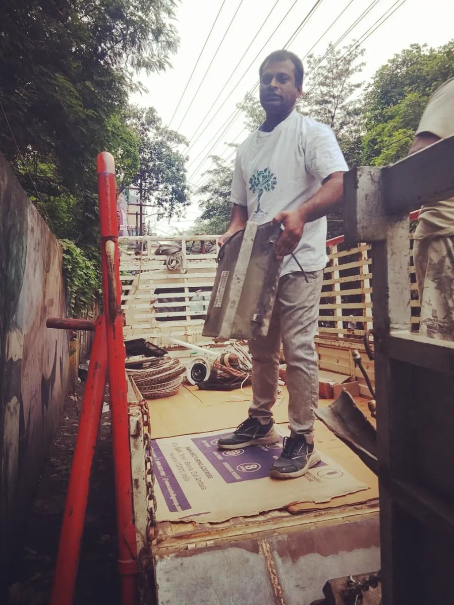 greencomrades's tweet photo. ♻️ Turning Scrap into Value, Responsibly! 🌱
At @Greenwaveses,we make recycling simple,reliable &amp; rewarding.From #ewaste to metal #scrap,turn unwanted items into value while supporting a cleaner,greener future.🌍
#upcycle #Sustainability #RecycleReduceReuse #WastetoWorth #waste. https://t.co/pQb09ecWVh