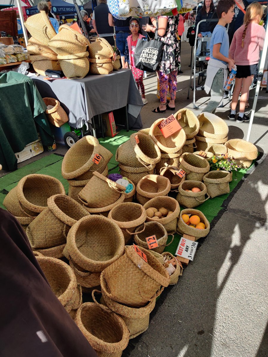 SantosCoutant's tweet photo. [Neighborhood DIY Craft Market this Sat 10am-4pm at Community Park! Free entry, handmade goods, meet local neighbors. Come join us!] https://t.co/RaD61bCb7D