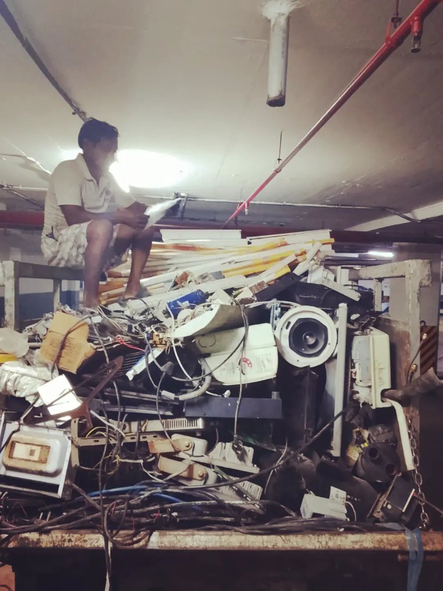 greencomrades's tweet photo. ♻️ Turning Scrap into Value, Responsibly! 🌱
At @Greenwaveses,we make recycling simple,reliable &amp; rewarding.From #ewaste to metal #scrap,turn unwanted items into value while supporting a cleaner,greener future.🌍
#upcycle #Sustainability #RecycleReduceReuse #WastetoWorth #waste. https://t.co/pQb09ecWVh