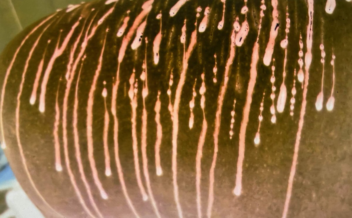 VVhispxx's tweet photo. Paint splatter effect is pretty cool. I feel like it's so much easier to create sfx when I'm in a good mood. The brush strokes come so fast https://t.co/ZB0UzIhkQ7